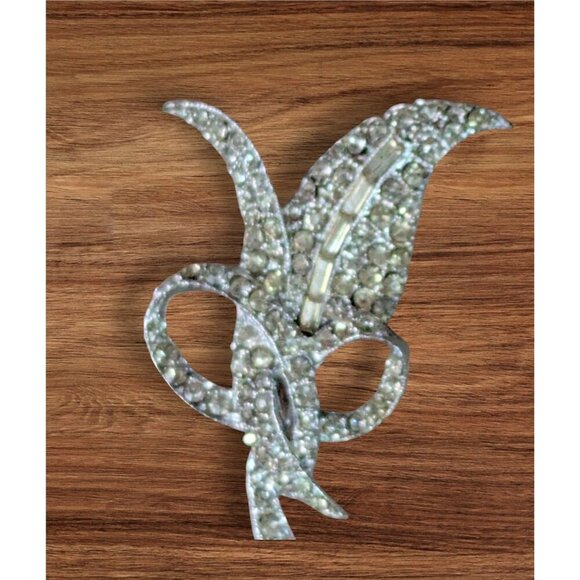 Vintage Rhinestone Art Deco Brooch Pin Silver-Tone Elegant Leaf Bow Design 2.5" - Picture 1 of 9